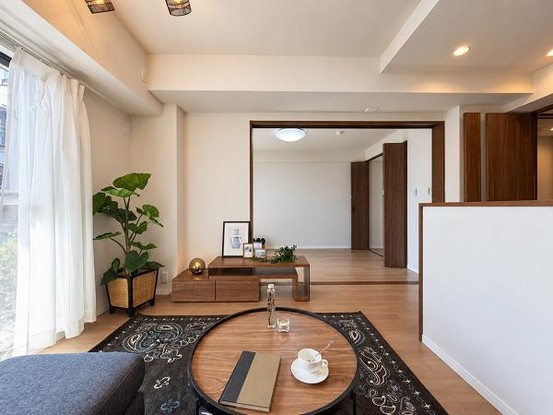 apartment 神奈川県横浜市西区北幸１丁目11-11　NMF 横浜西口ビル　1F