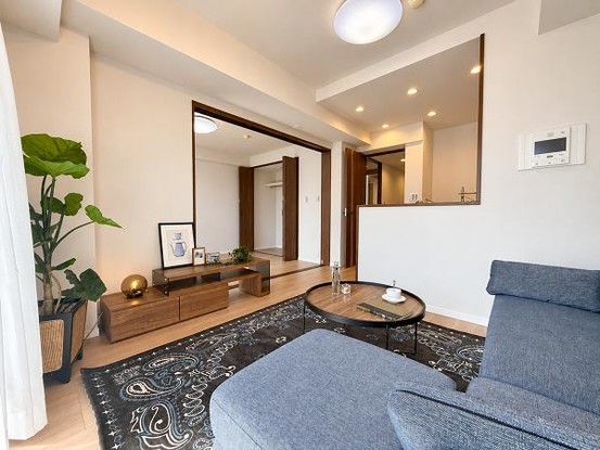 apartment 神奈川県横浜市西区北幸１丁目11-11　NMF 横浜西口ビル　1F