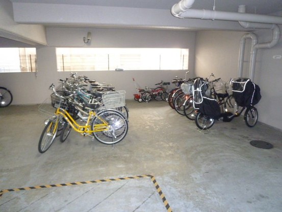 apartment 京都府京都市西京区大枝北沓掛町２丁目12-1　サンシティ桂坂壱番館1Ｆ