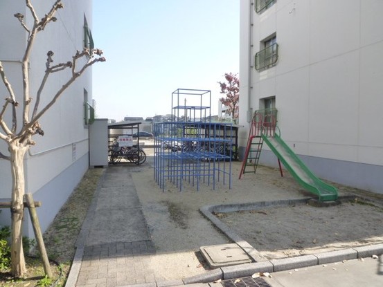 apartment 京都府京都市西京区大枝北沓掛町２丁目12-1　サンシティ桂坂壱番館1Ｆ
