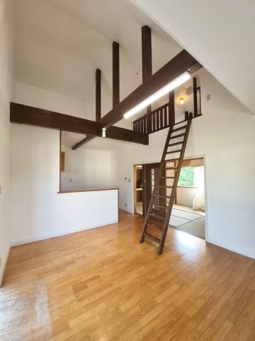 detached 京都府京都市西京区大枝北沓掛町２丁目12-1　サンシティ桂坂壱番館1Ｆ