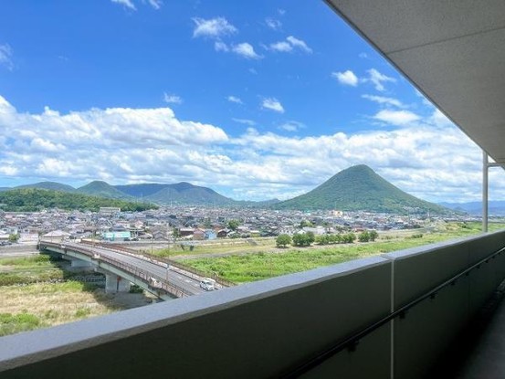 apartment 香川県丸亀市田村町1774番地2　マイタウン　西棟中