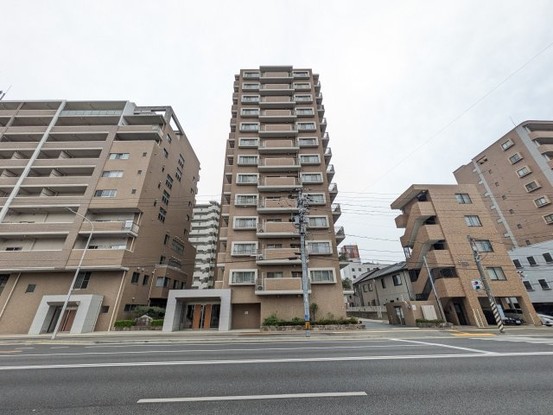 apartment 広島県安芸郡府中町八幡１丁目４－２３