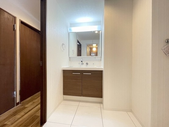 apartment 埼玉県上尾市谷津２丁目２番１号ショーサンプラザ５Ｆ