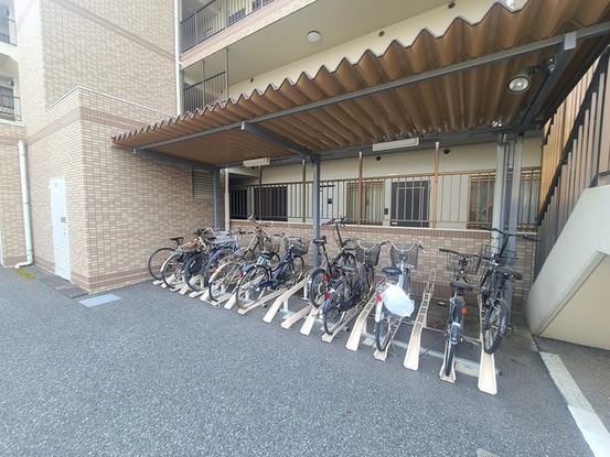 apartment 埼玉県上尾市谷津２丁目２番１号ショーサンプラザ５Ｆ