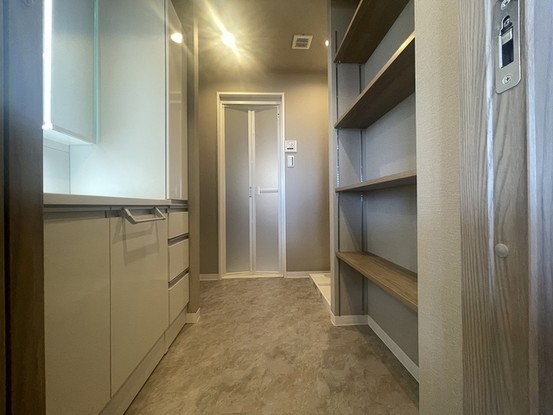 apartment 埼玉県上尾市谷津２丁目２番１号ショーサンプラザ５Ｆ