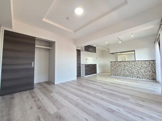 apartment 埼玉県上尾市谷津２丁目２番１号ショーサンプラザ５Ｆ