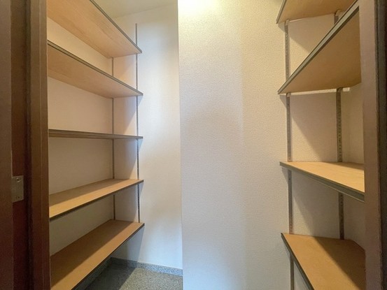 apartment 埼玉県上尾市谷津２丁目２番１号ショーサンプラザ５Ｆ