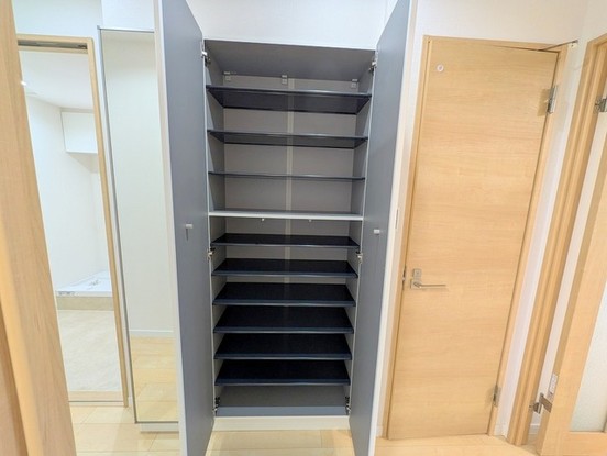 apartment 埼玉県上尾市谷津２丁目２番１号ショーサンプラザ５Ｆ