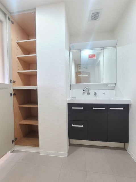 apartment 埼玉県上尾市谷津２丁目２番１号ショーサンプラザ５Ｆ