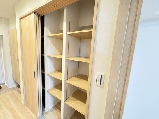 apartment 埼玉県上尾市谷津２丁目２番１号ショーサンプラザ５Ｆ