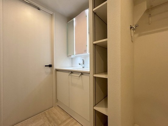 apartment 埼玉県上尾市谷津２丁目２番１号ショーサンプラザ５Ｆ