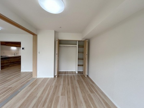 apartment 埼玉県上尾市谷津２丁目２番１号ショーサンプラザ５Ｆ