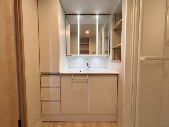 apartment 埼玉県上尾市谷津２丁目２番１号ショーサンプラザ５Ｆ