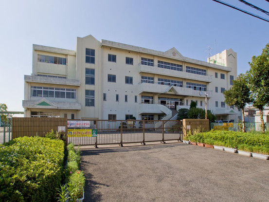 apartment 埼玉県上尾市谷津２丁目２番１号ショーサンプラザ５Ｆ