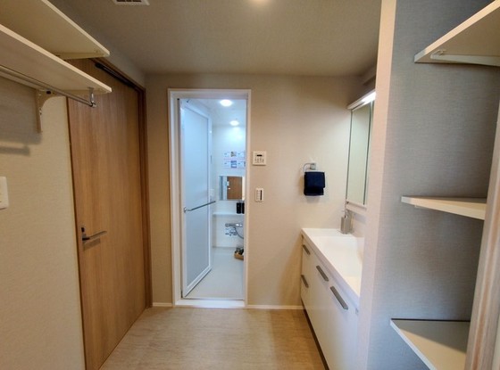 apartment 埼玉県上尾市谷津２丁目２番１号ショーサンプラザ５Ｆ