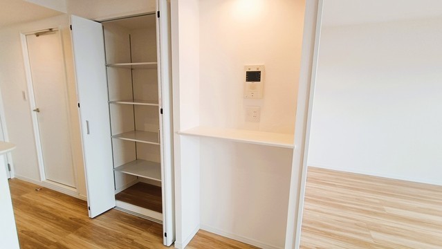 apartment 埼玉県上尾市谷津２丁目２番１号ショーサンプラザ５Ｆ