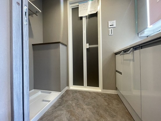 apartment 埼玉県上尾市谷津２丁目２番１号ショーサンプラザ５Ｆ