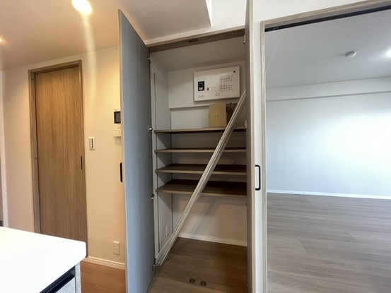 apartment 埼玉県上尾市谷津２丁目２番１号ショーサンプラザ５Ｆ