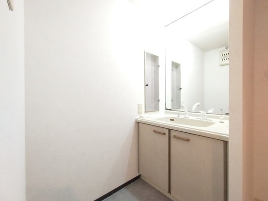 apartment 埼玉県上尾市谷津２丁目２番１号ショーサンプラザ５Ｆ