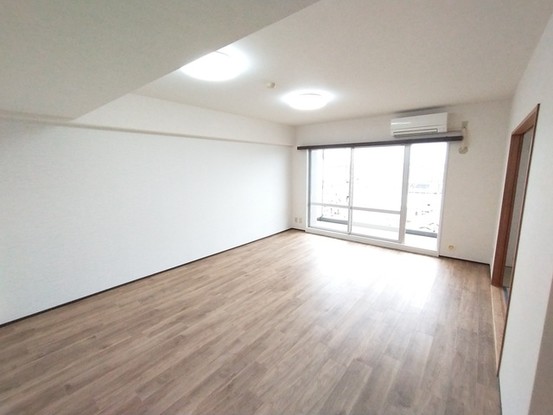 apartment 埼玉県上尾市谷津２丁目２番１号ショーサンプラザ５Ｆ