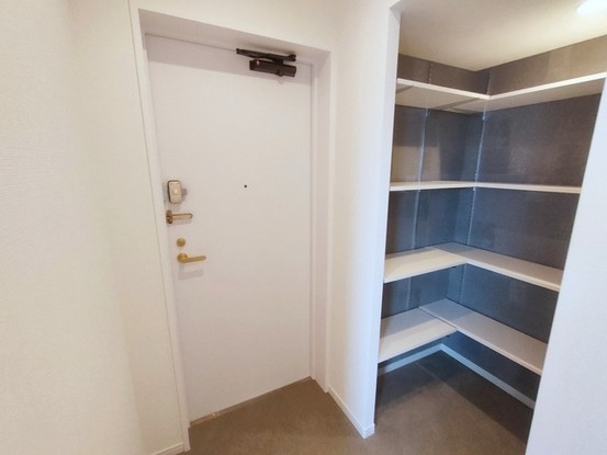 apartment 埼玉県上尾市谷津２丁目２番１号ショーサンプラザ５Ｆ