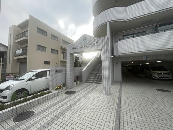 apartment 埼玉県上尾市谷津２丁目２番１号ショーサンプラザ５Ｆ