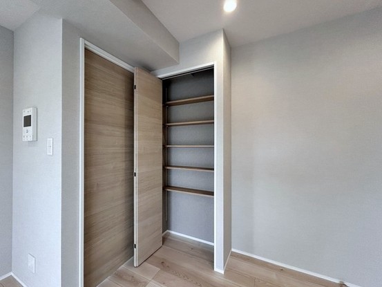 apartment 埼玉県上尾市谷津２丁目２番１号ショーサンプラザ５Ｆ