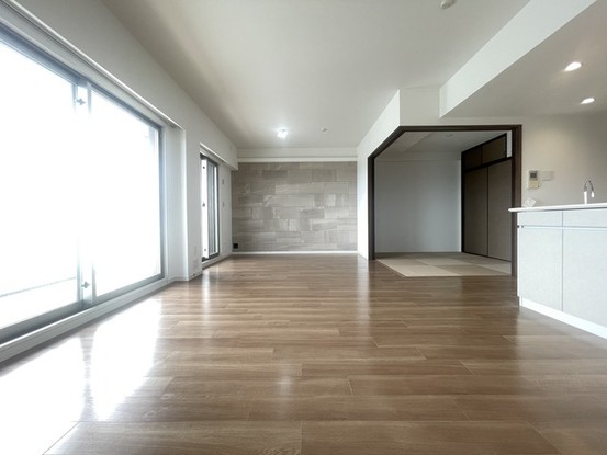 apartment 埼玉県上尾市谷津２丁目２番１号ショーサンプラザ５Ｆ