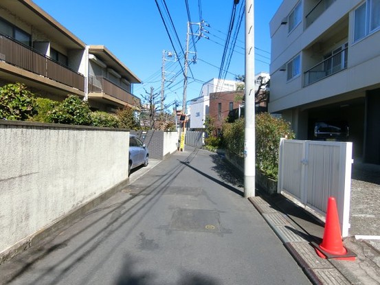 apartment 東京都渋谷区初台１丁目37-11
