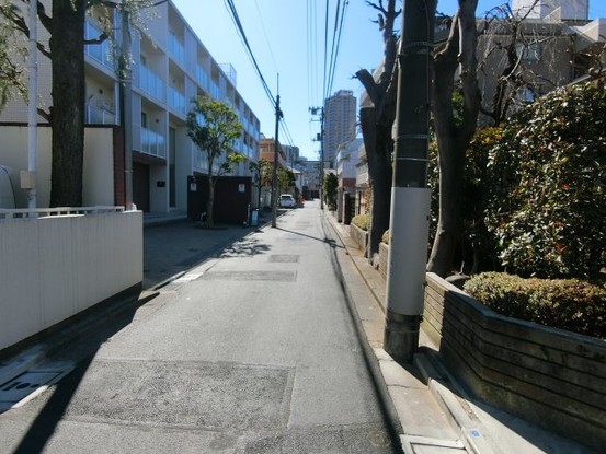 apartment 東京都渋谷区初台１丁目37-11