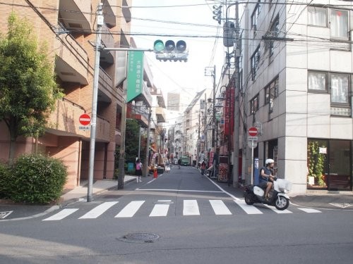 apartment 東京都渋谷区初台１丁目37-11