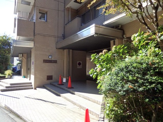 apartment 東京都新宿区西新宿４丁目
地図を見る