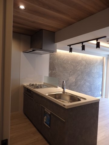 apartment 東京都新宿区西新宿４丁目
地図を見る