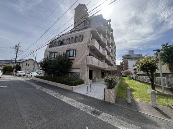 apartment 福岡県春日市春日公園８丁目
地図を見る