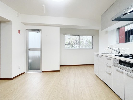 apartment 東京都渋谷区神宮前４丁目11-6　表参道千代田ビル7F