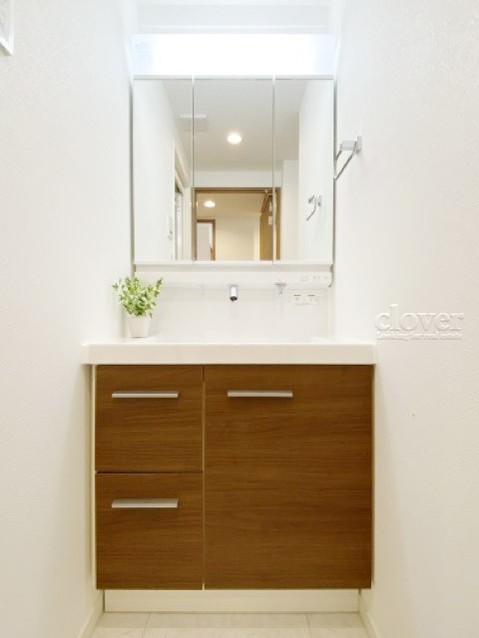 apartment 東京都渋谷区神宮前４丁目11-6　表参道千代田ビル7F