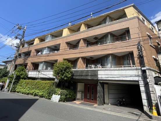 apartment 東京都渋谷区神宮前４丁目11-6　表参道千代田ビル7F