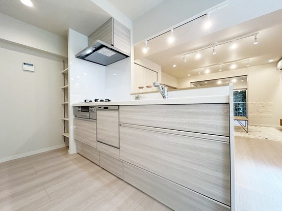 apartment 東京都渋谷区神宮前４丁目11-6　表参道千代田ビル7F