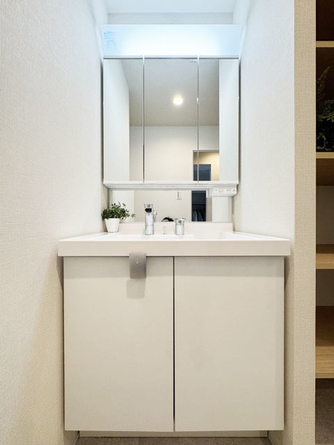 apartment 東京都渋谷区神宮前４丁目11-6　表参道千代田ビル7F