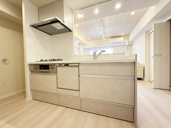 apartment 東京都渋谷区神宮前４丁目11-6　表参道千代田ビル7F