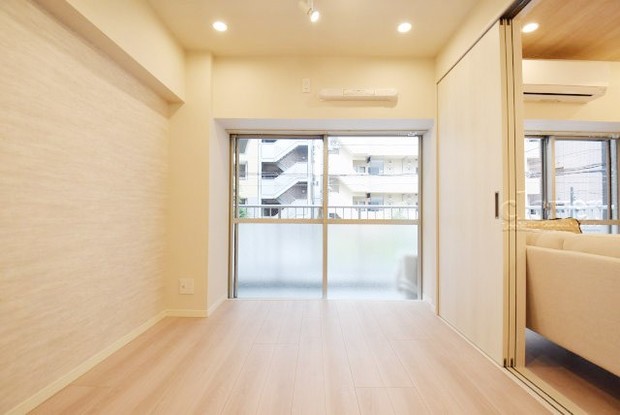 apartment 東京都渋谷区神宮前４丁目11-6　表参道千代田ビル7F