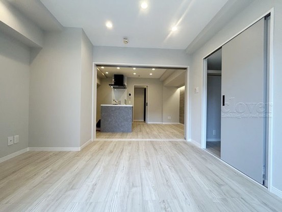 apartment 東京都渋谷区神宮前４丁目11-6　表参道千代田ビル7F
