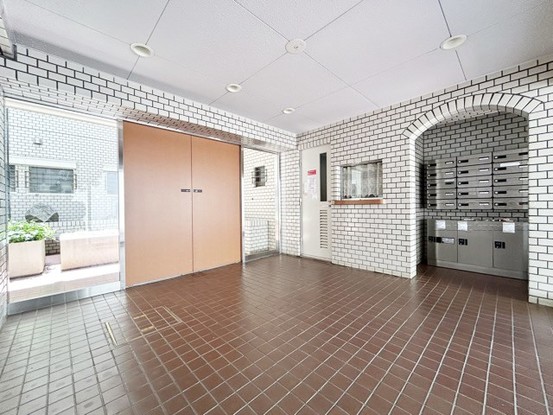 apartment 東京都渋谷区神宮前４丁目11-6　表参道千代田ビル7F