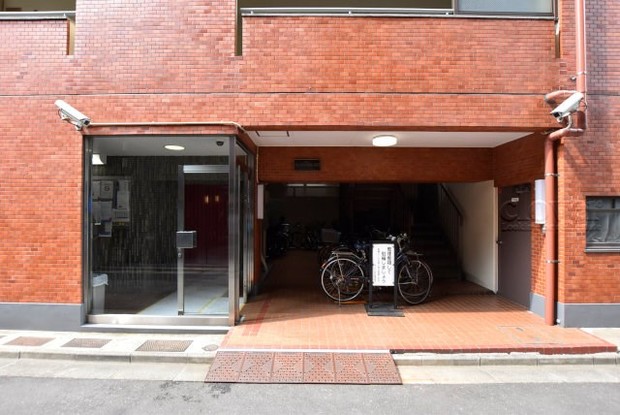 apartment 東京都渋谷区神宮前４丁目11-6　表参道千代田ビル7F