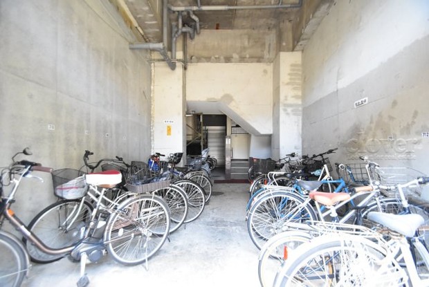 apartment 東京都渋谷区神宮前４丁目11-6　表参道千代田ビル7F