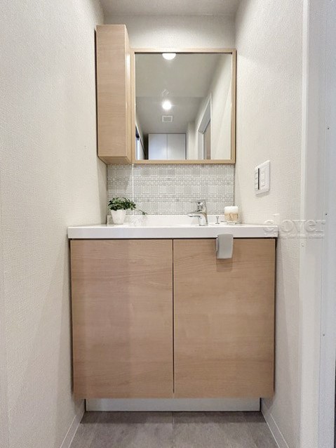 apartment 東京都渋谷区神宮前４丁目11-6　表参道千代田ビル7F