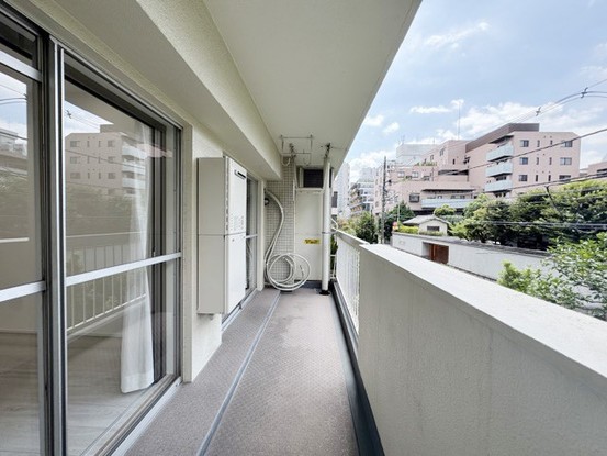 apartment 東京都渋谷区神宮前４丁目11-6　表参道千代田ビル7F