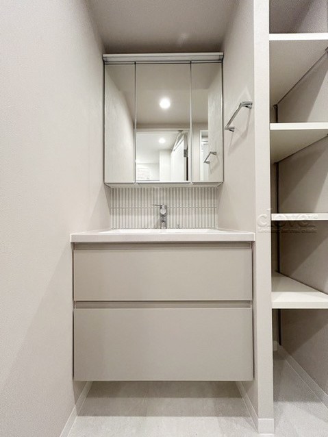 apartment 東京都渋谷区神宮前４丁目11-6　表参道千代田ビル7F