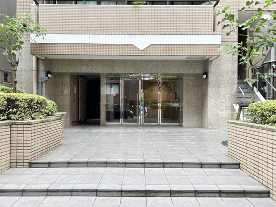 apartment 東京都渋谷区神宮前４丁目11-6　表参道千代田ビル7F